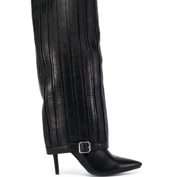 "BELTED CONFIDENCE" Sleek Black Over the Knee Boots - Picture 2 of 6